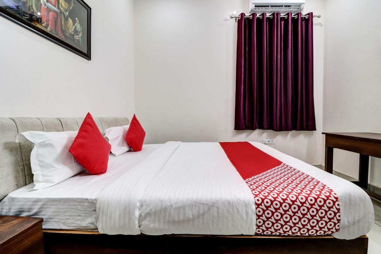 Oyo 38208 Hotel Prakash Kunj Deluxe Lucknow Exterior foto