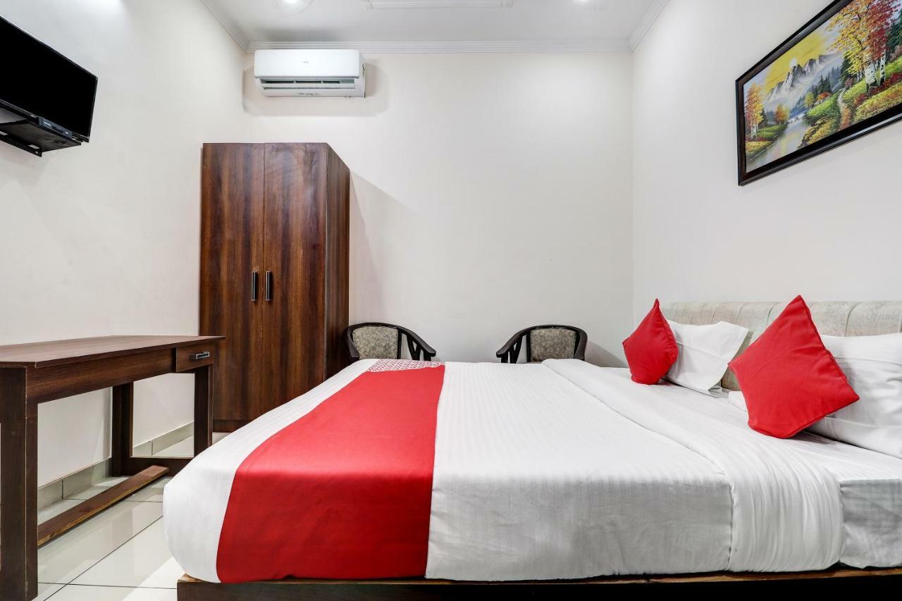 Oyo 38208 Hotel Prakash Kunj Deluxe Lucknow Exterior foto