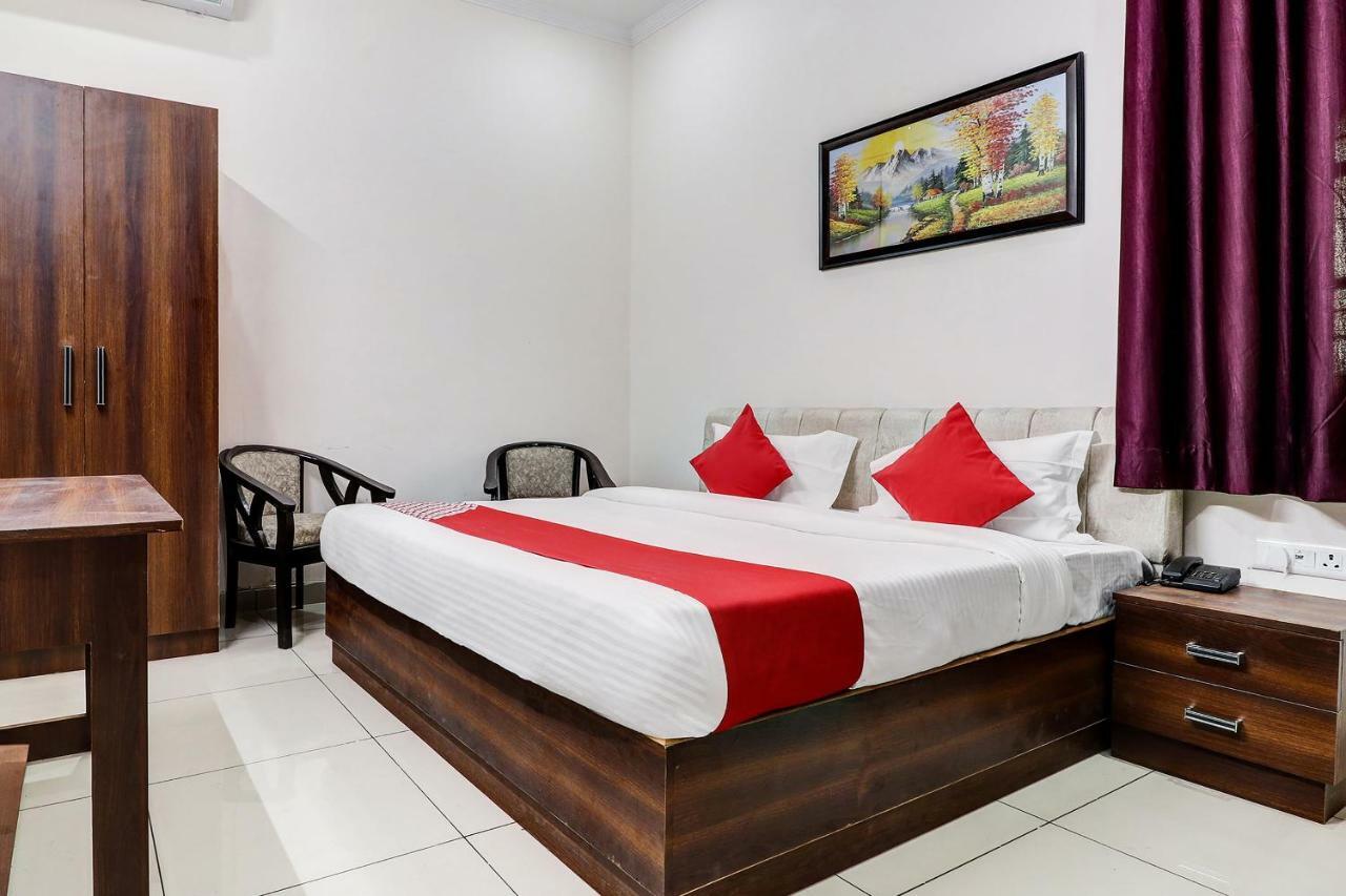 Oyo 38208 Hotel Prakash Kunj Deluxe Lucknow Exterior foto
