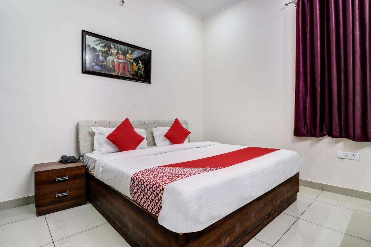 Oyo 38208 Hotel Prakash Kunj Deluxe Lucknow Exterior foto